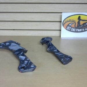 1992 Waverunner III Motor Bount Bracket Set  6R7-21415-01-00 6R7-21425-01-00
