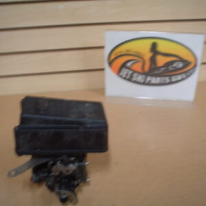 1991 Yamaha Waverunner Carburetor and Cover Assembly 99999-02651-00 6R8-14301-01-00